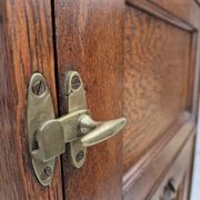 Armoire murale, bon état d'origine, bois de chêne, années 50, design scandinave