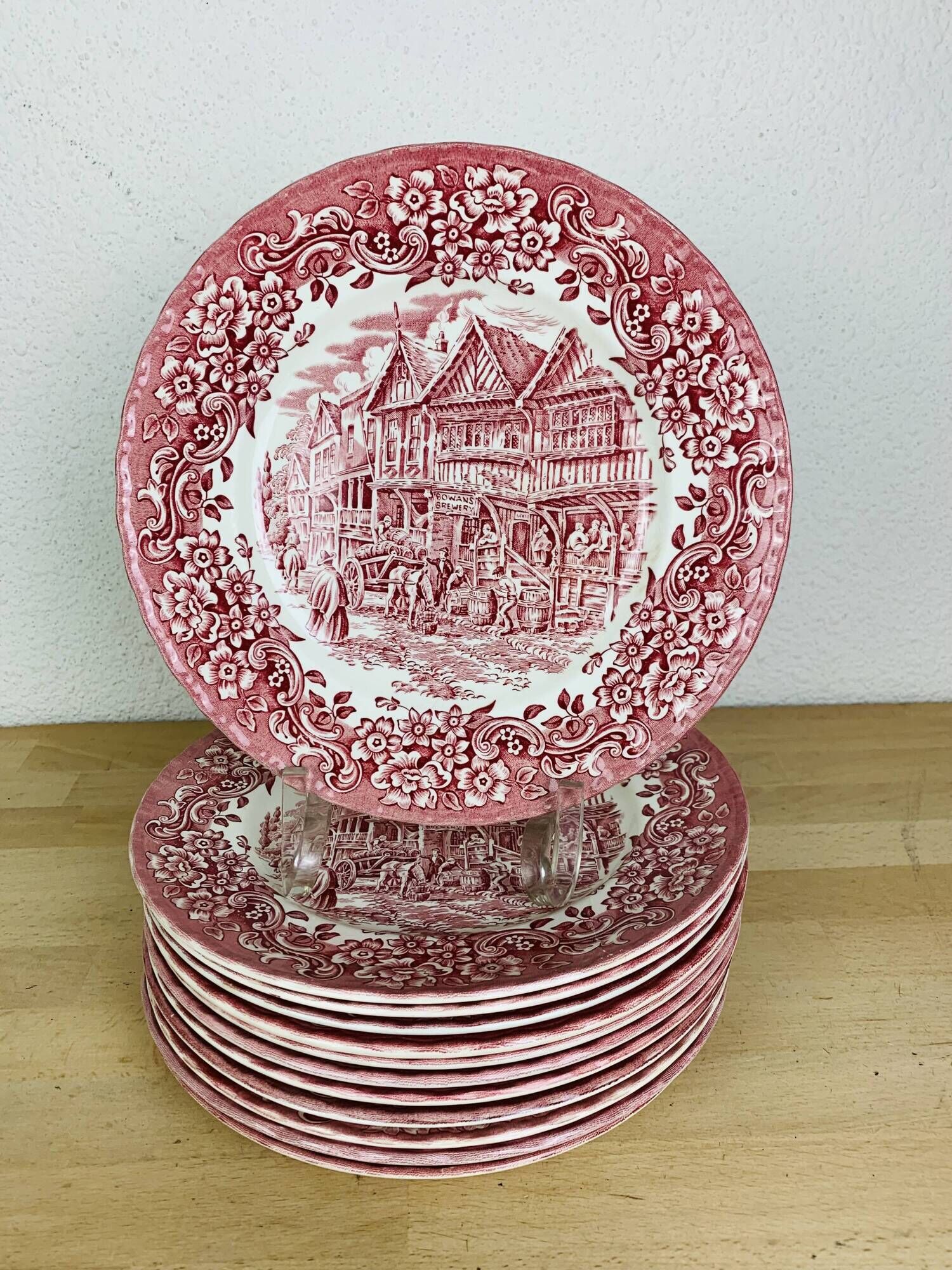 12 plates earth of iron red Royal Tudor model 17th century England ironstone