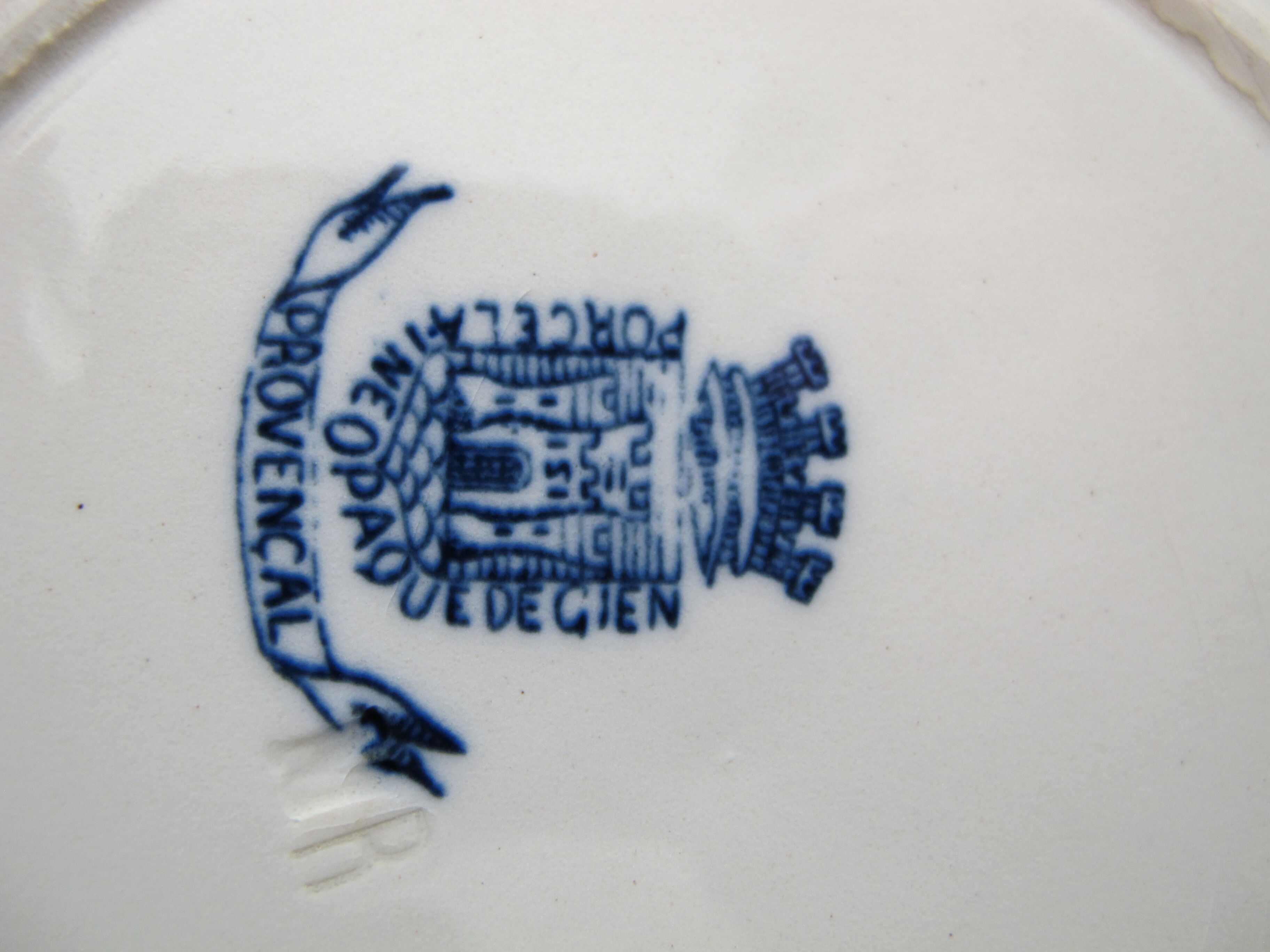 Set of 6 Gien hollow plates