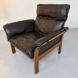 Vintage 70s Dreipunkt Scala design armchair in black leather and teak.