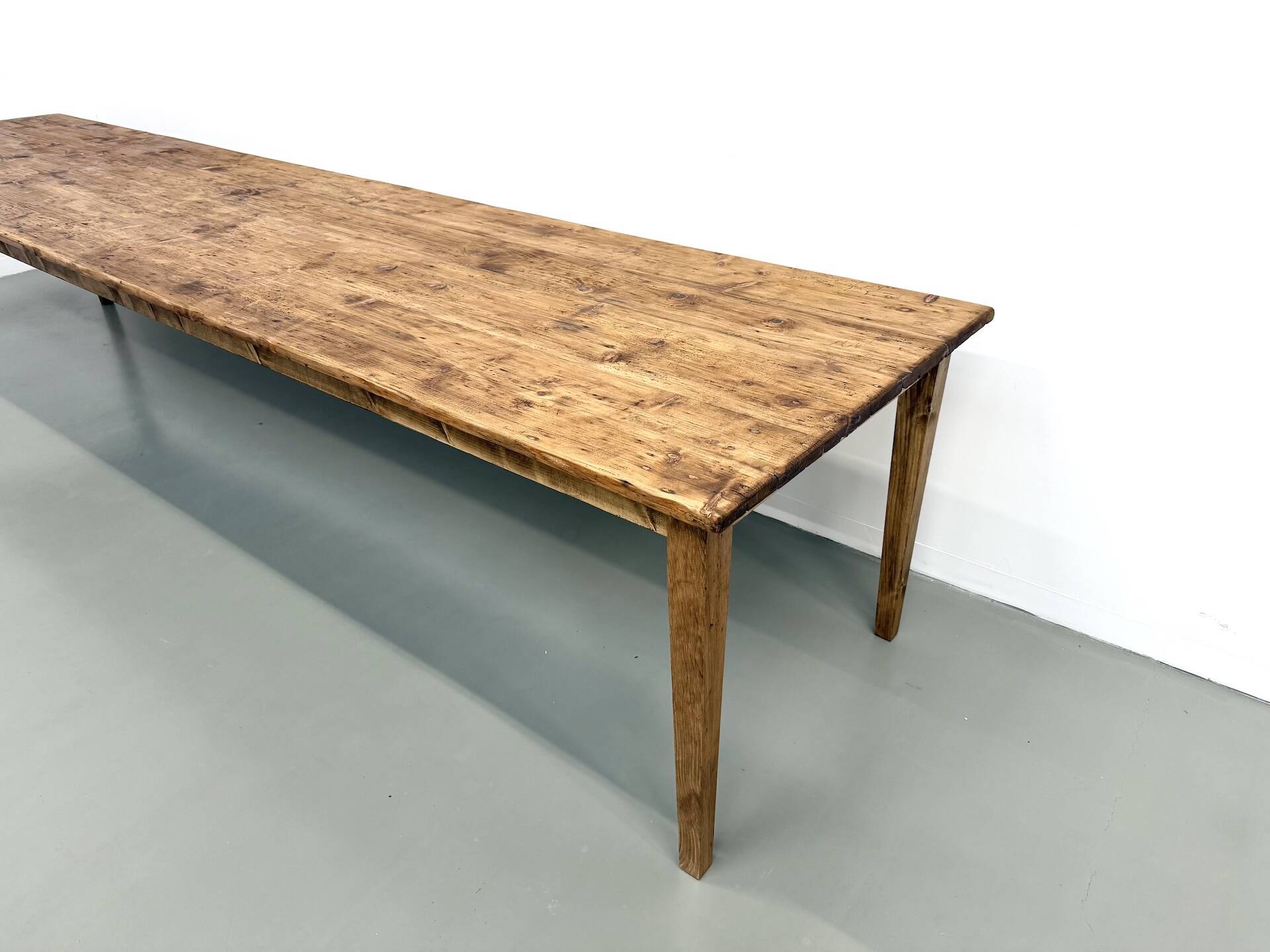 Large XXL farmhouse table in solid pine with 1950s tapered legs.