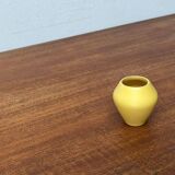 Small minimalist workshop pottery from mid-century in yellow by Bückeburg Keramik, 1960s.