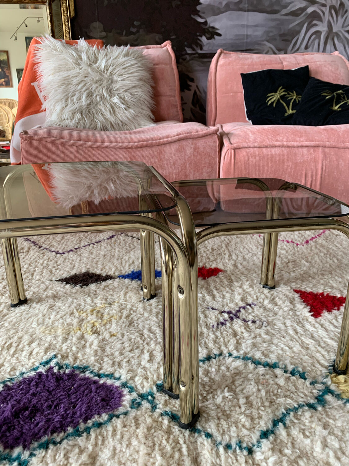 Duo of pull-out tables