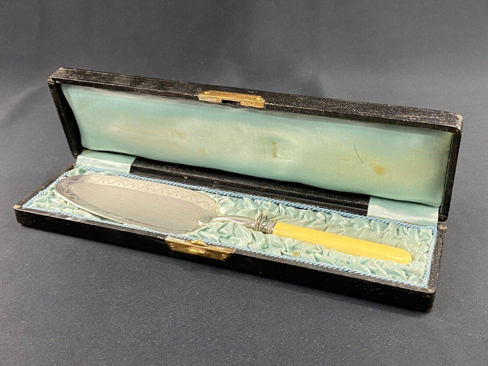 Serving shovel in guilloché silver metal 19th century Napoleon III