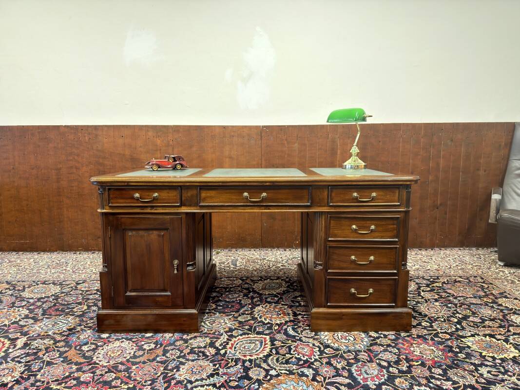 Classic English Chesterfield Desk