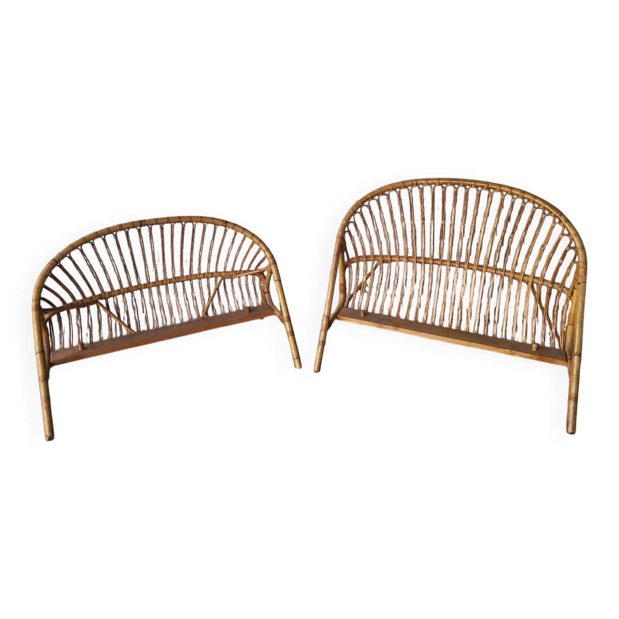 Bed in 2 parts, head and foot, or vintage rattan bench.
