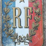 Plaque bearing the flags of mary French Republic