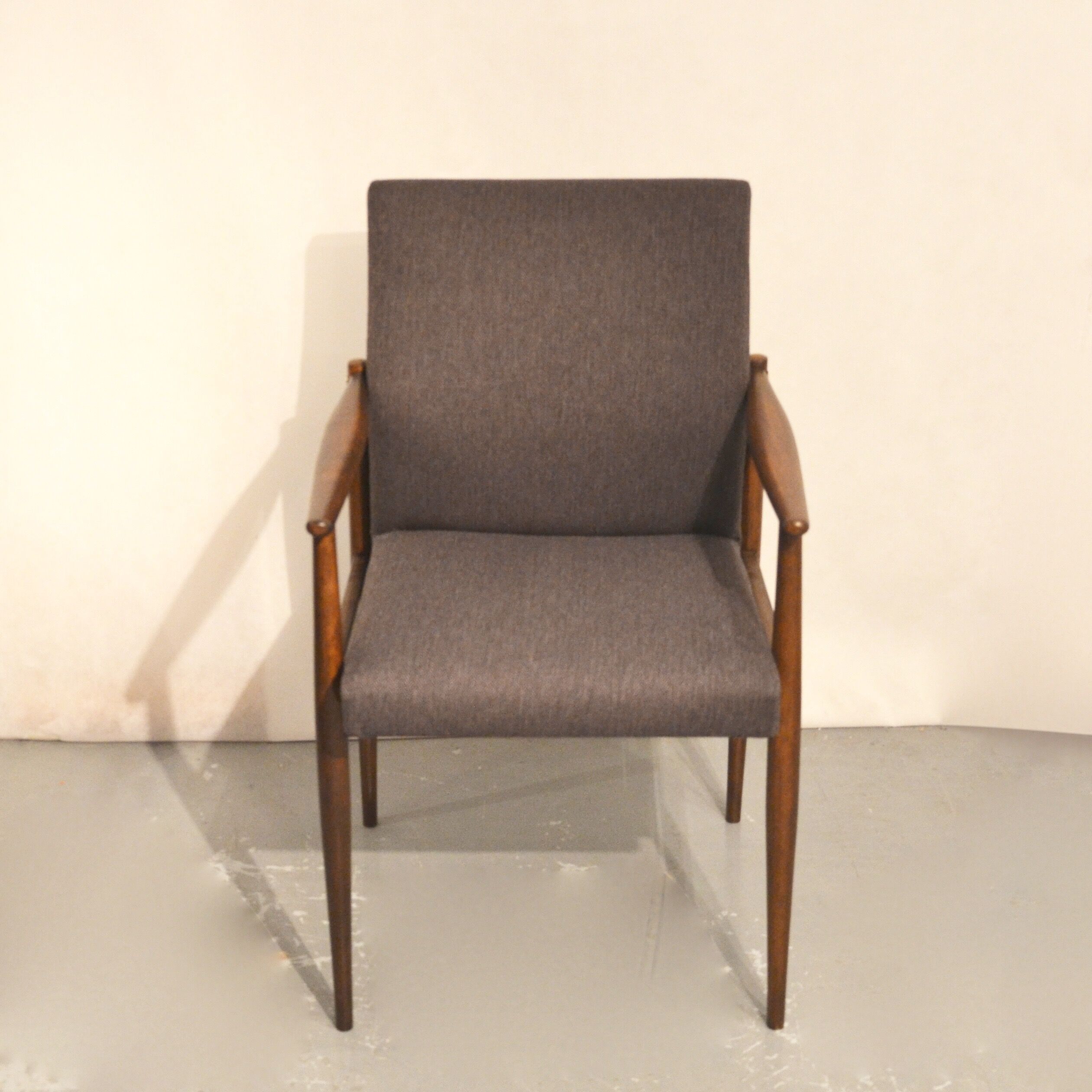 Fauteuil scandinave retapissé