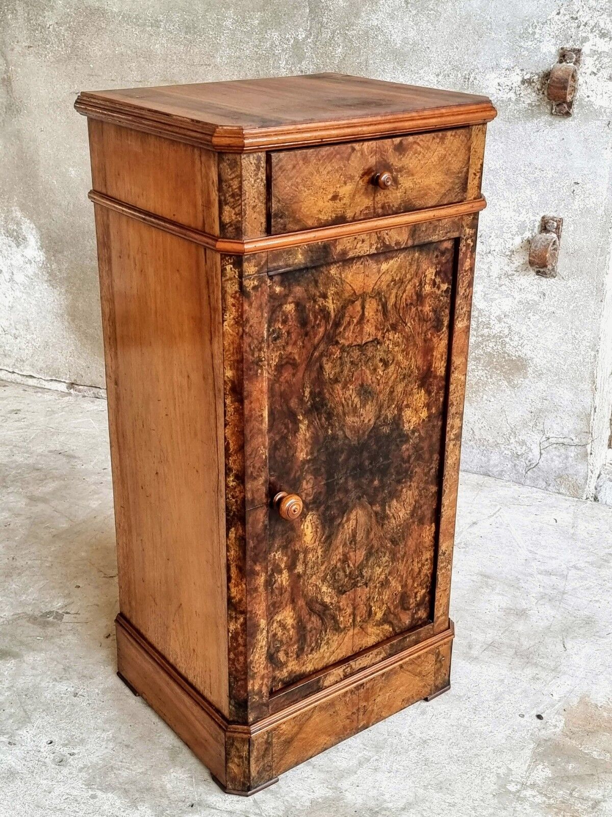 Nightstand French
