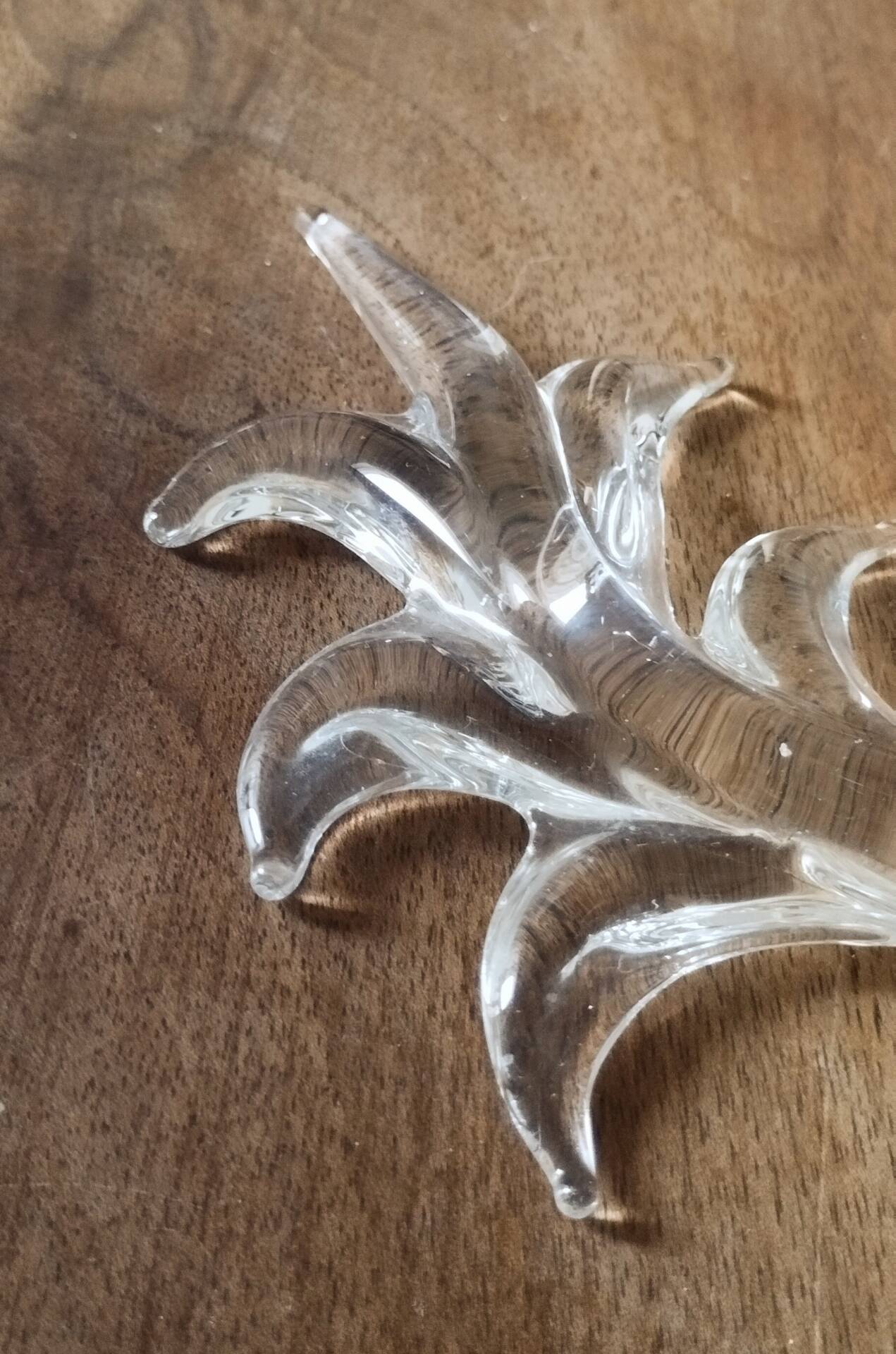 5 crystal knife rests with vases