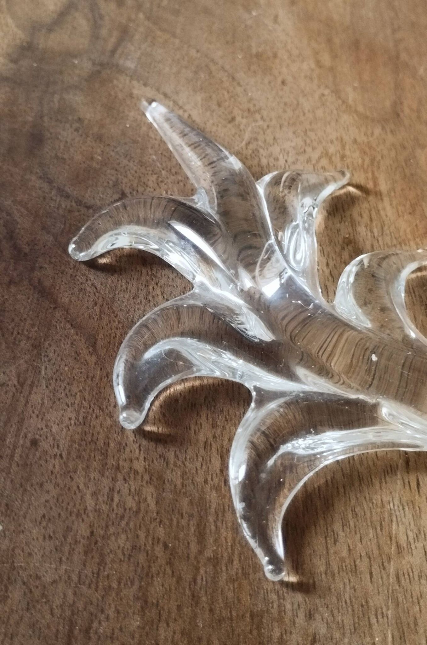 5 crystal knife rests with vases