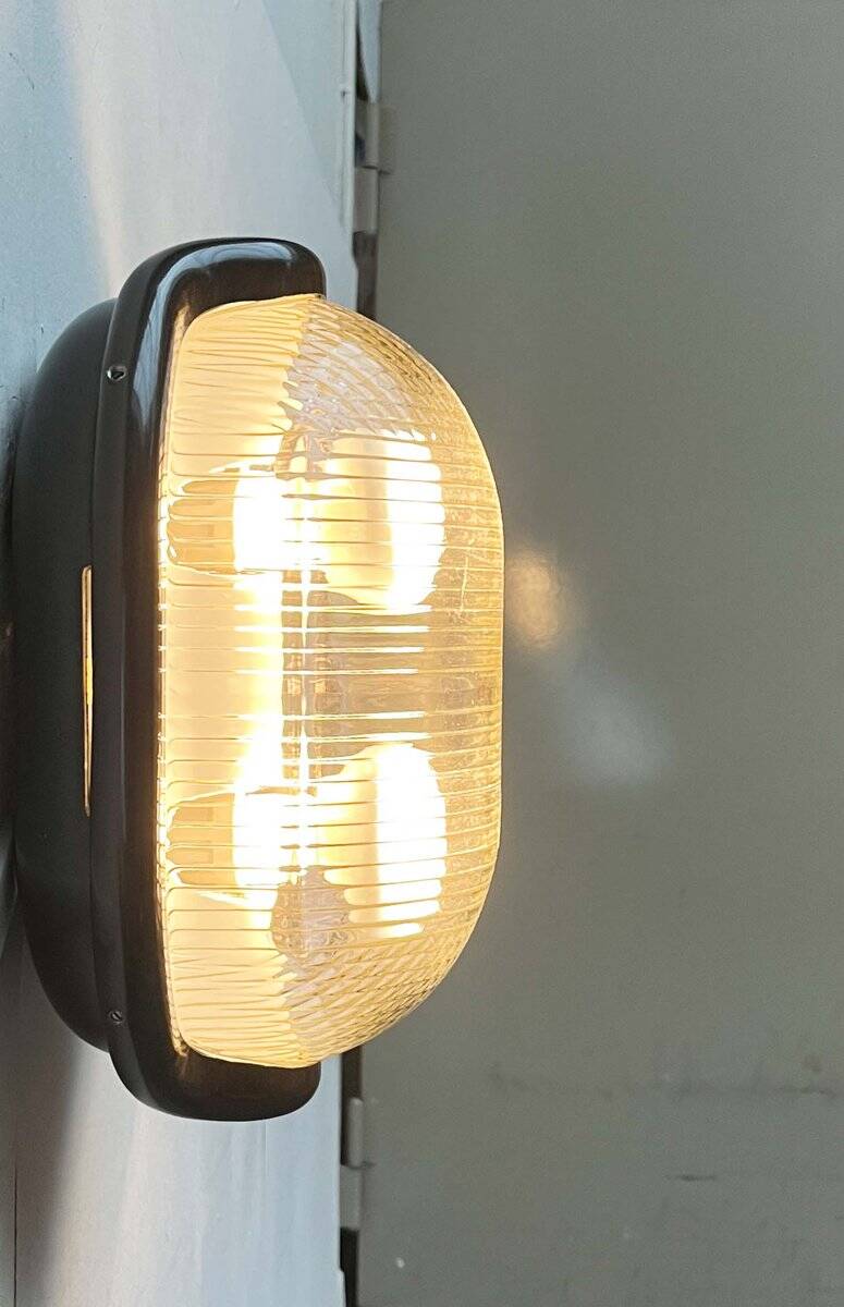 Wall Lamp Walnut Space Age Style Italian Modern Mid-Century by Achille Castiglioni for Flos, 1970s