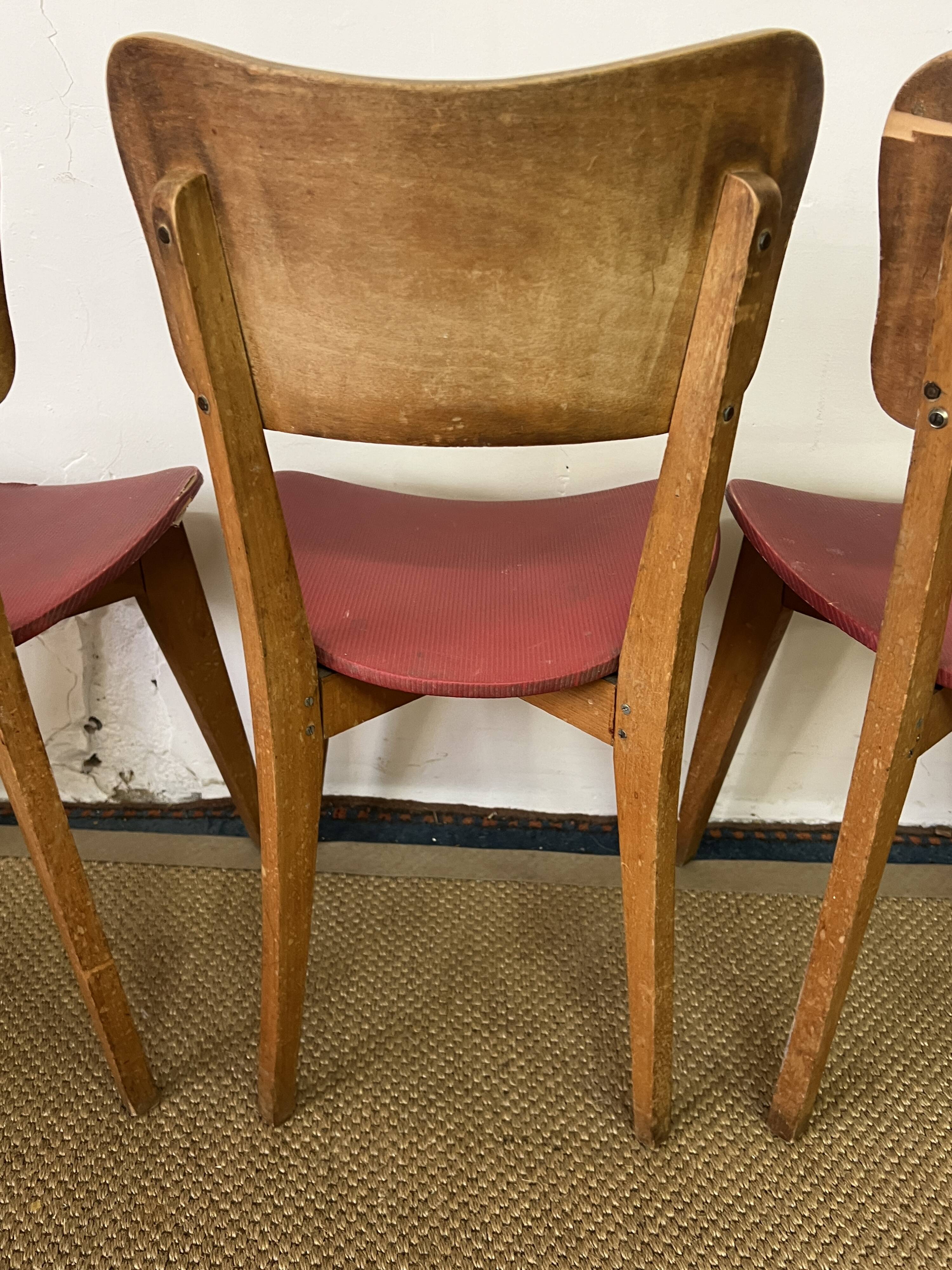 Suite de 4 chaises bistrot en bois vintage