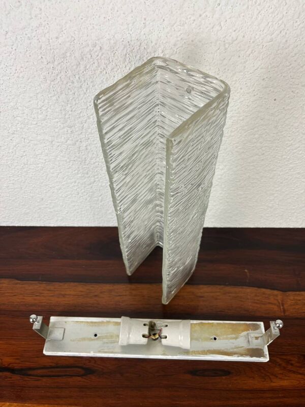 Applique verre moulé glacé années 60