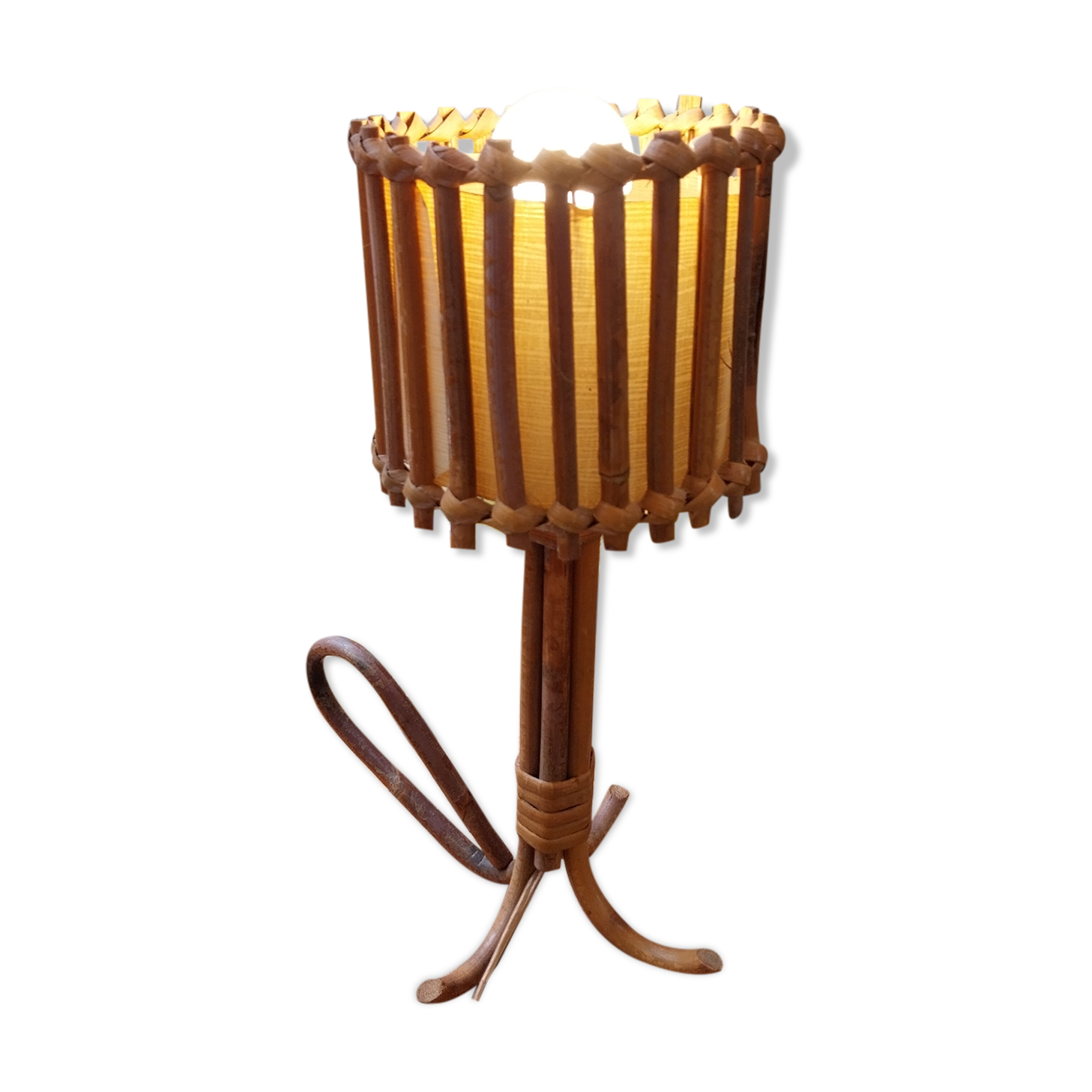 Rattan bedside lamp
