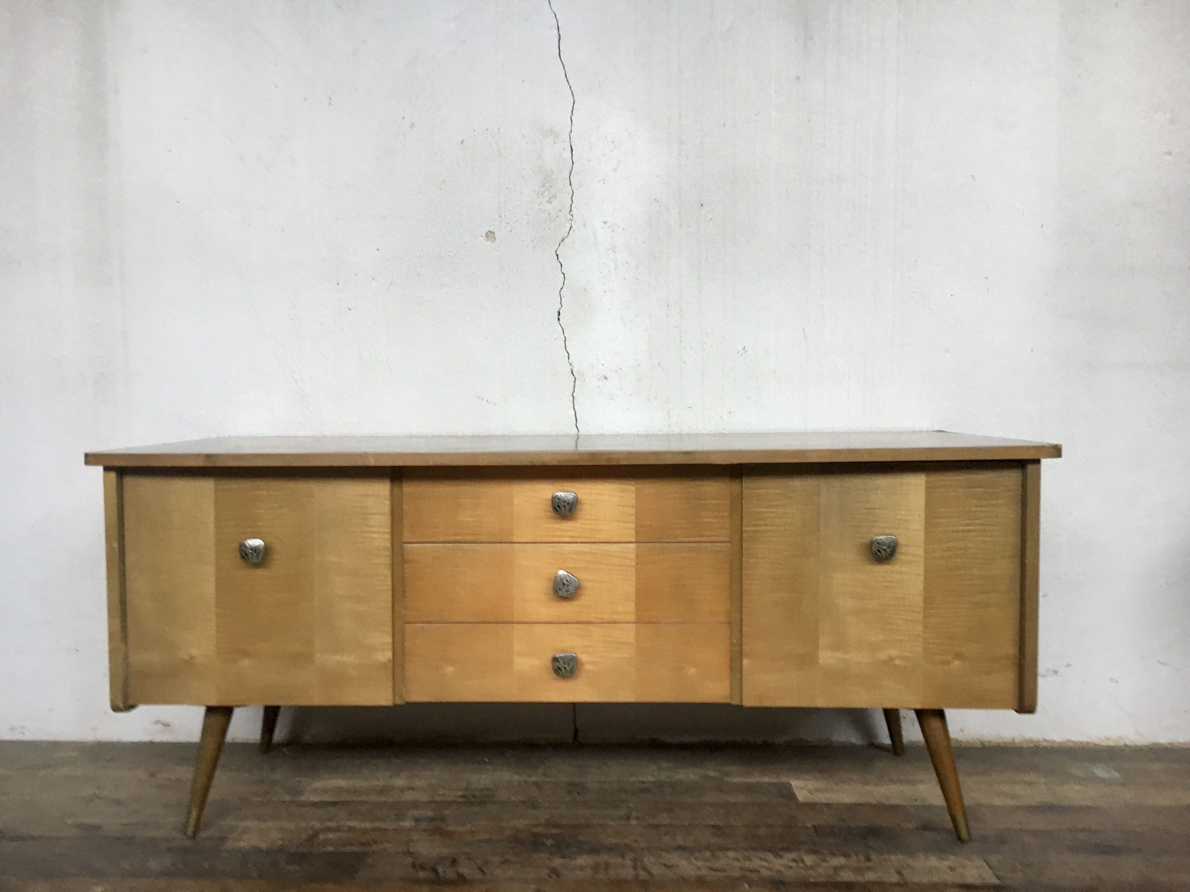 Enfilade furniture tv vintage feet compass Scandinavian style