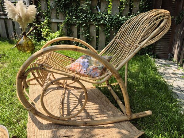 Rocking-chair rotin vintage