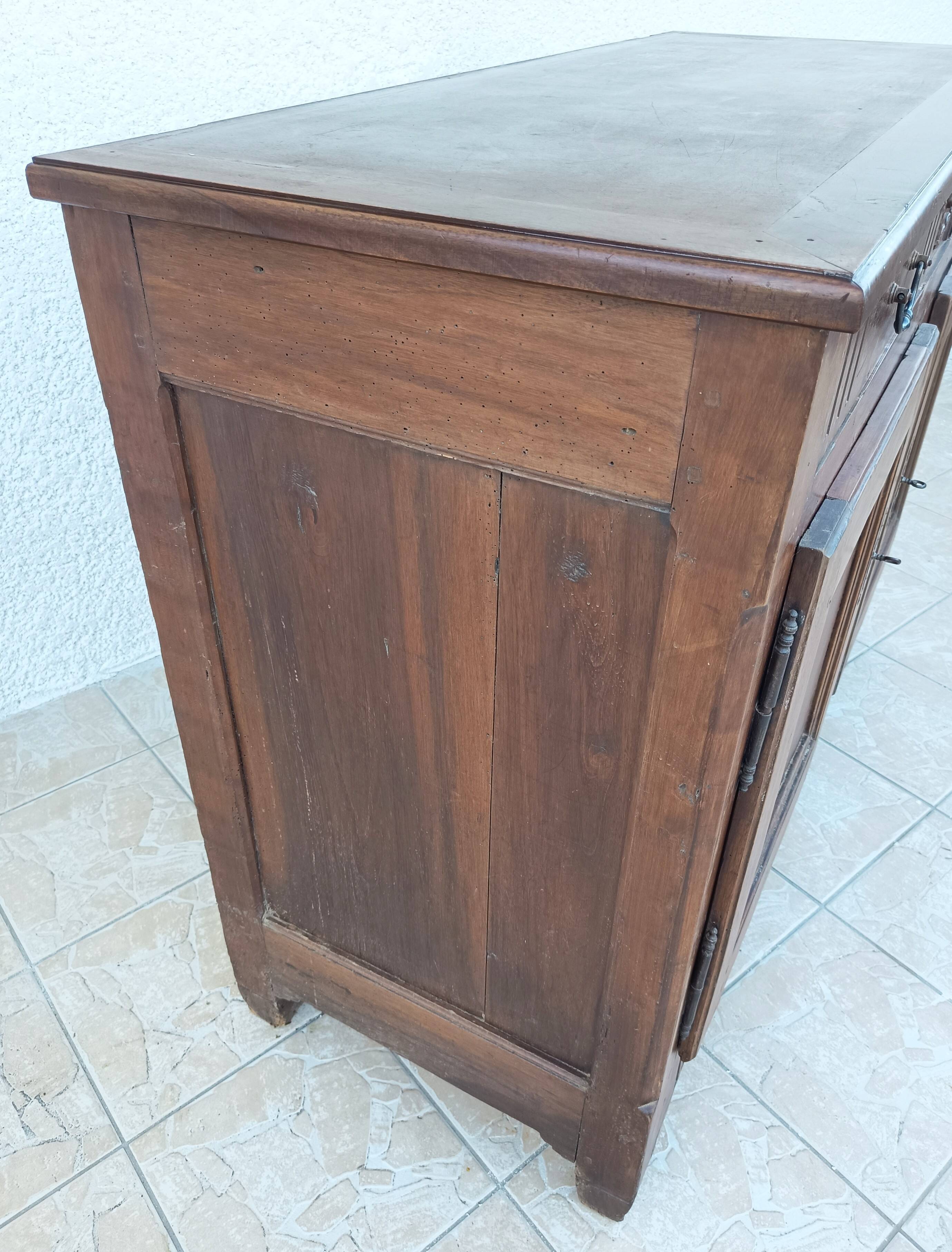 Louis XVI walnut buffet from the 19th century
