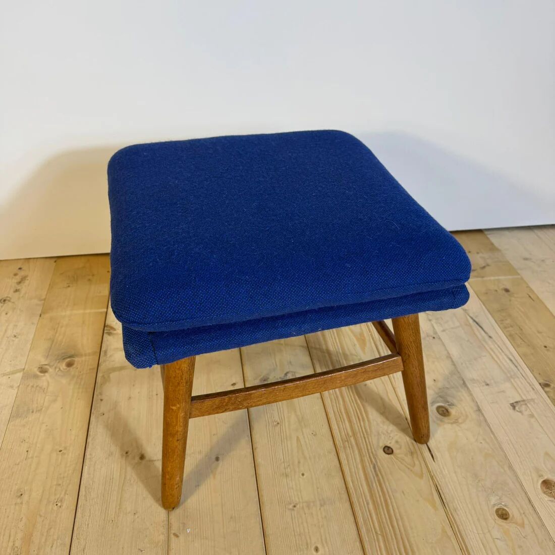 Danish mid-century modern pouf/footstool with cushion – 1960