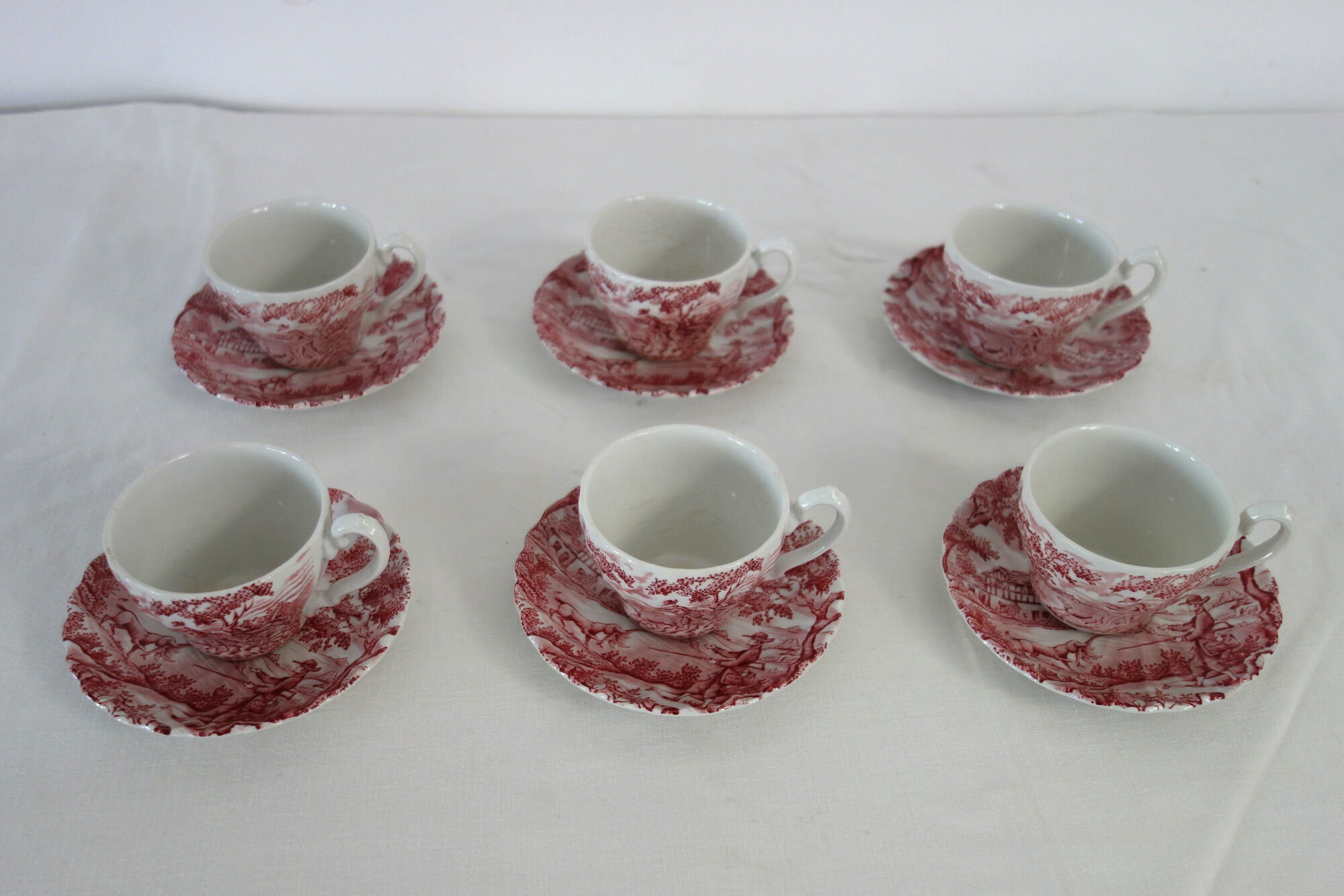 Set of 6 cups with saucers and milk jug The Hunter, England vintage