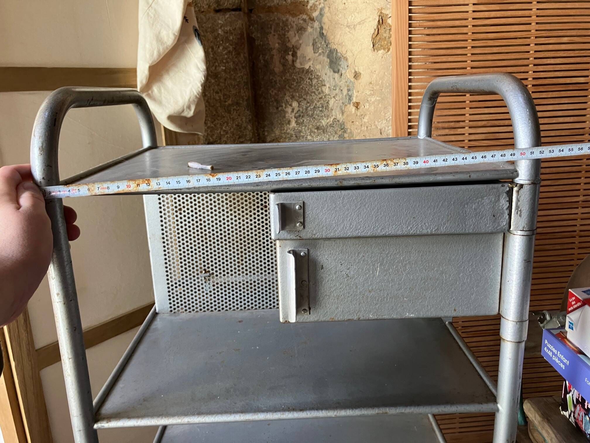 Industrial servant Heliolite