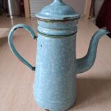 Green enamelled sheet metal coffee maker