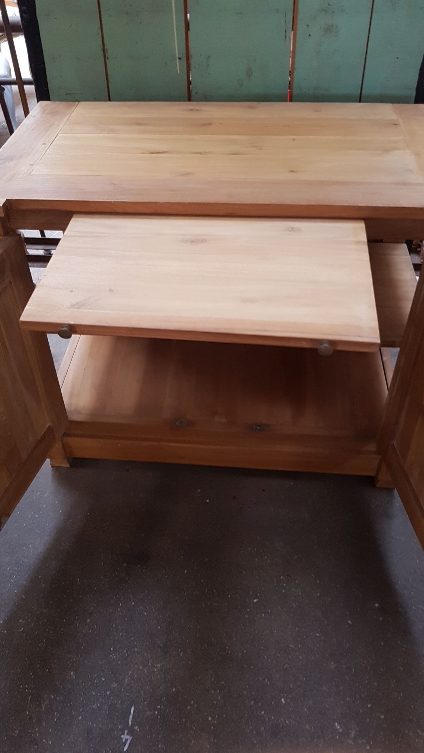 Raw acacia storage unit