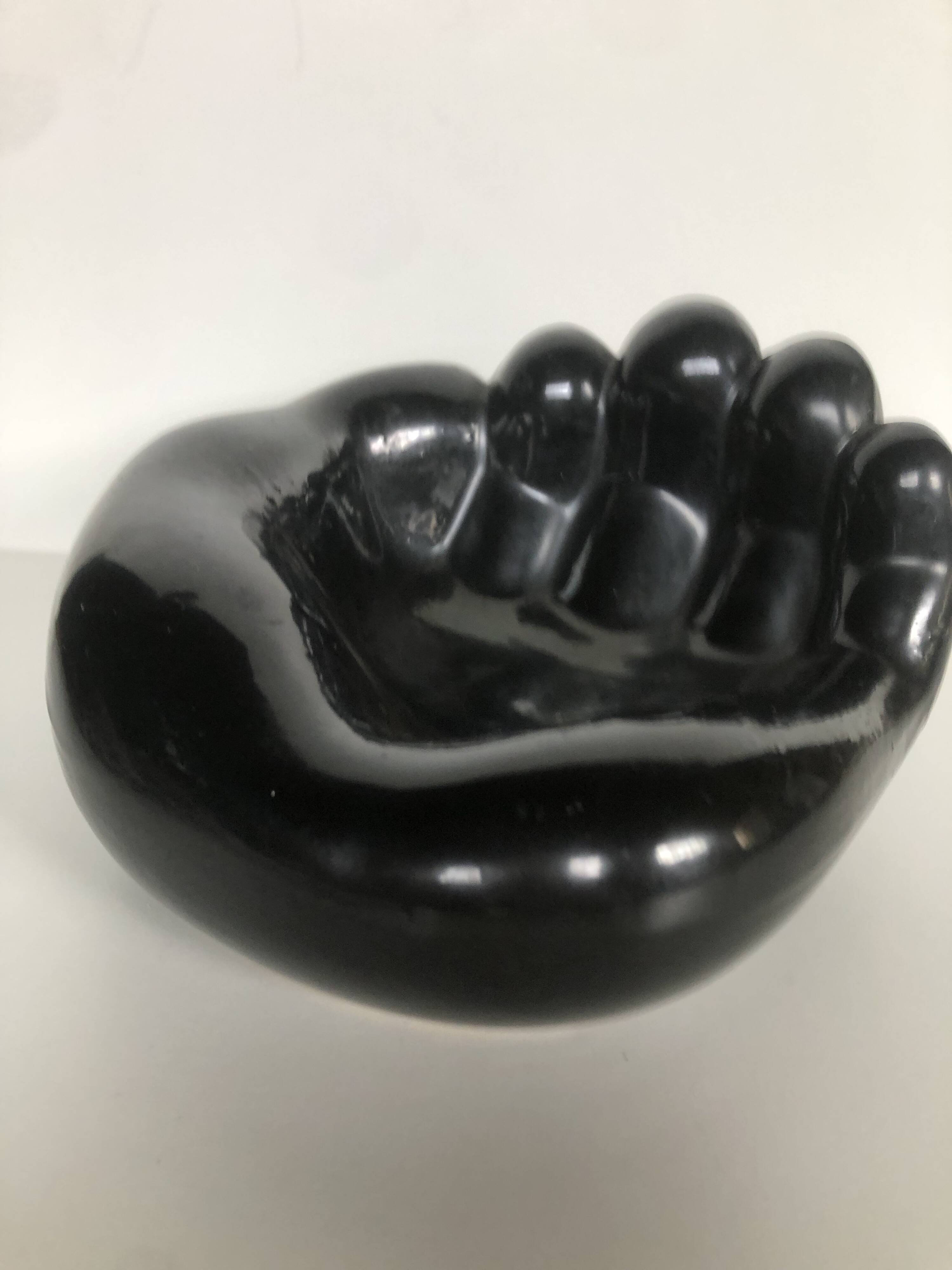 Ceramic pocket emptier