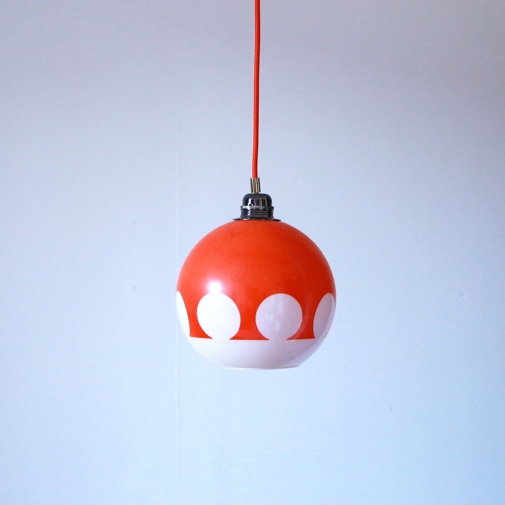 Seventies ball suspension