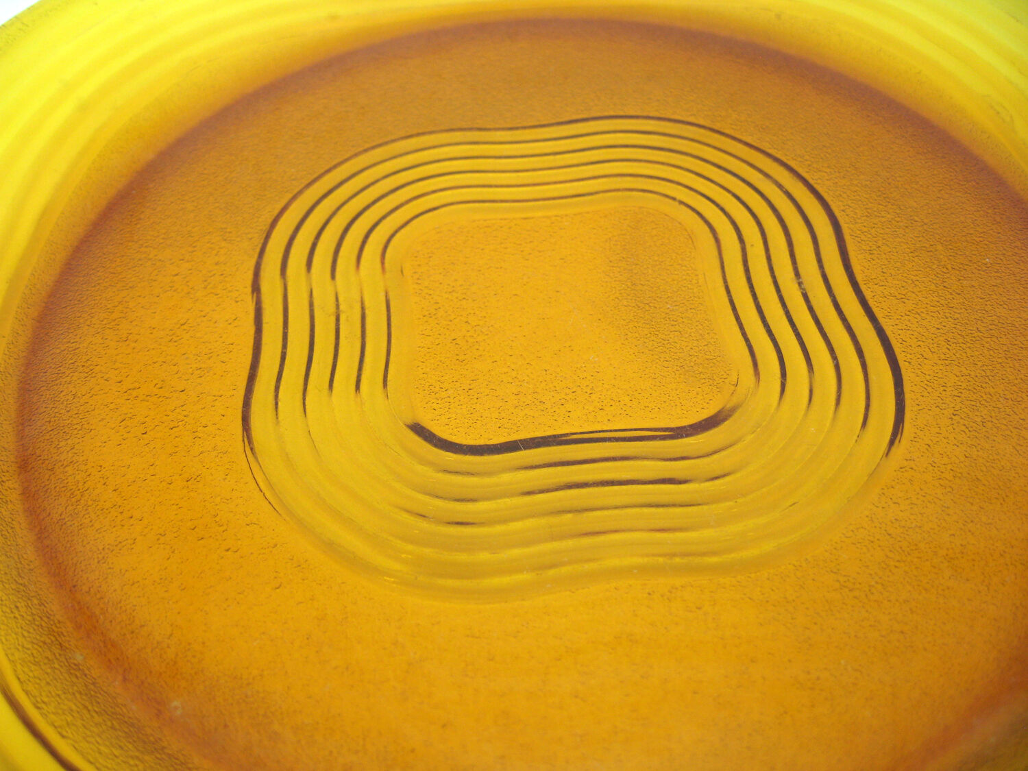 7 flat plates in amber yellow glass - Ondine Duralex France - vintage 70s