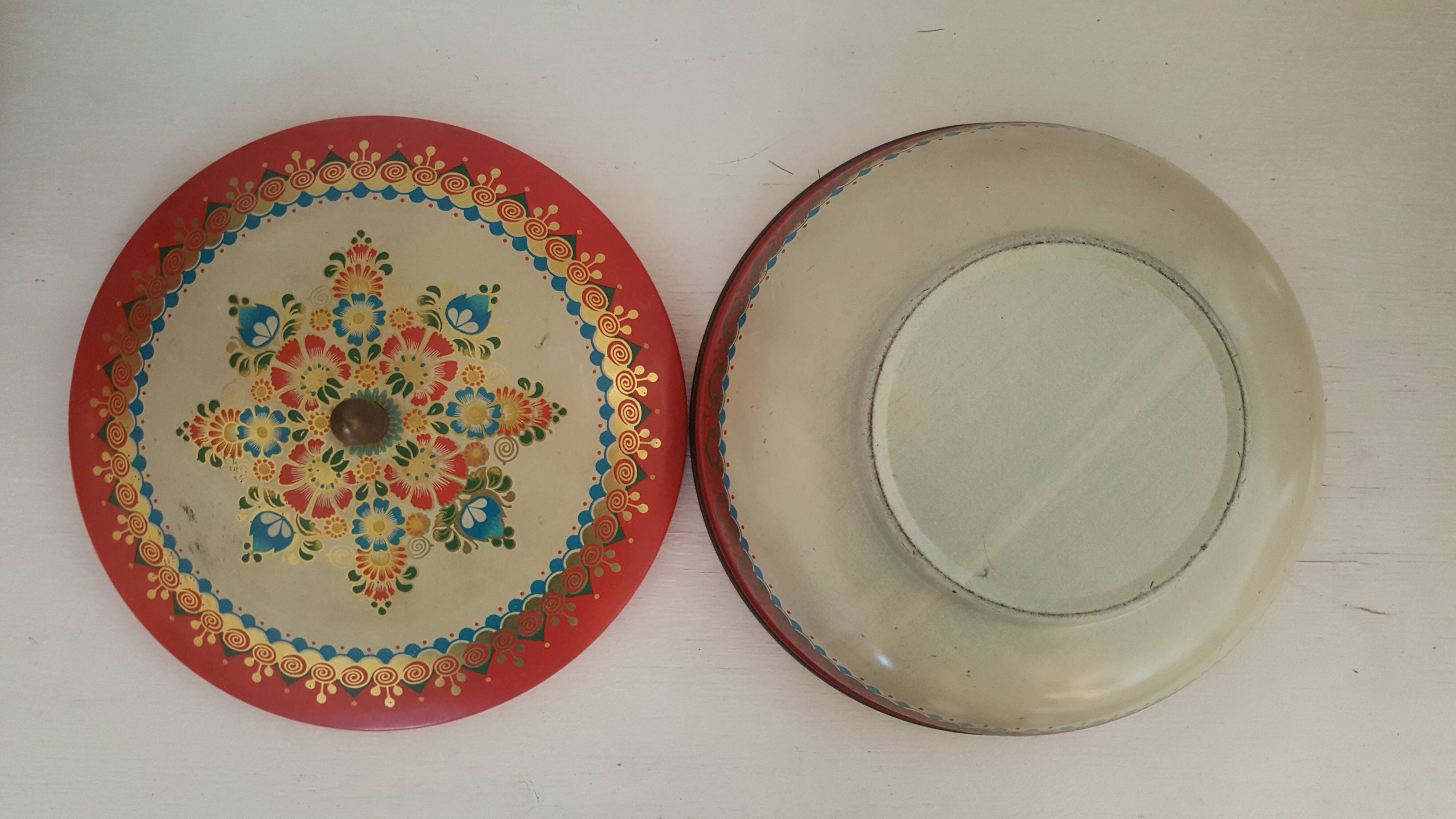 Box flowery decoration