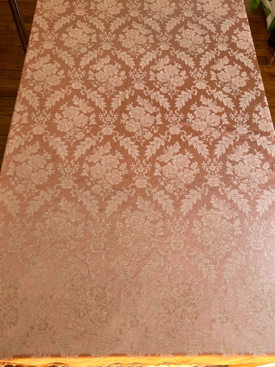 Nappe en soie damasse 19th