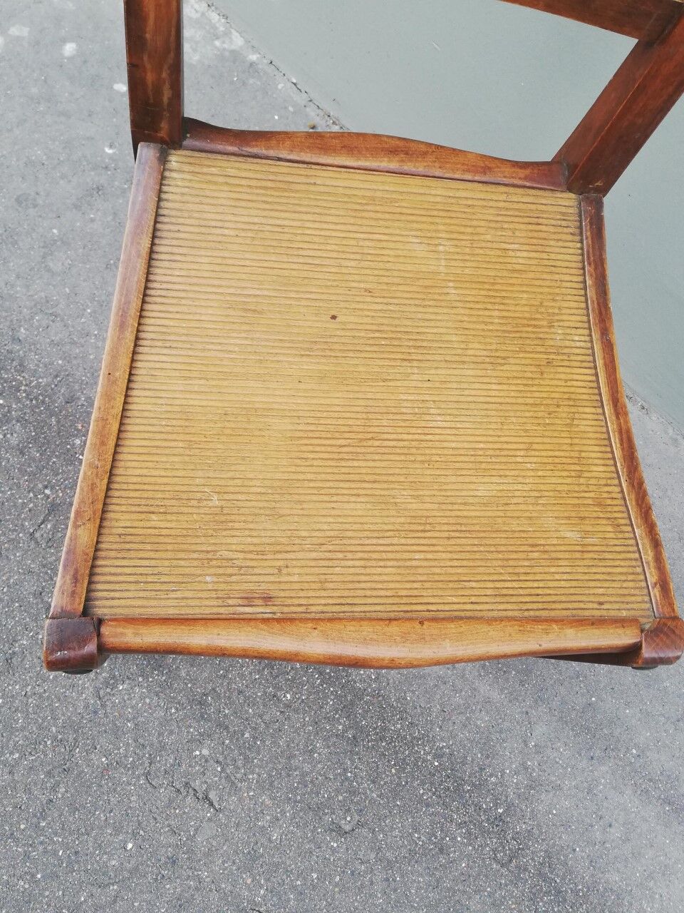 1920s chair from the French manufacturer "STELLA"