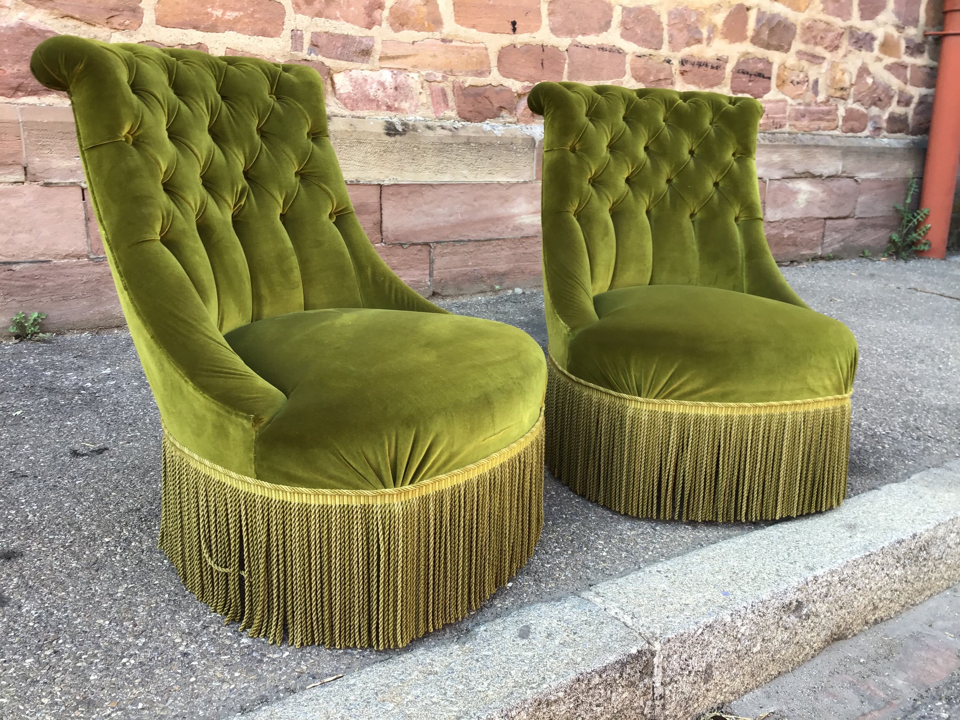 Paire de chauffeuses fauteuils crapaud 1930