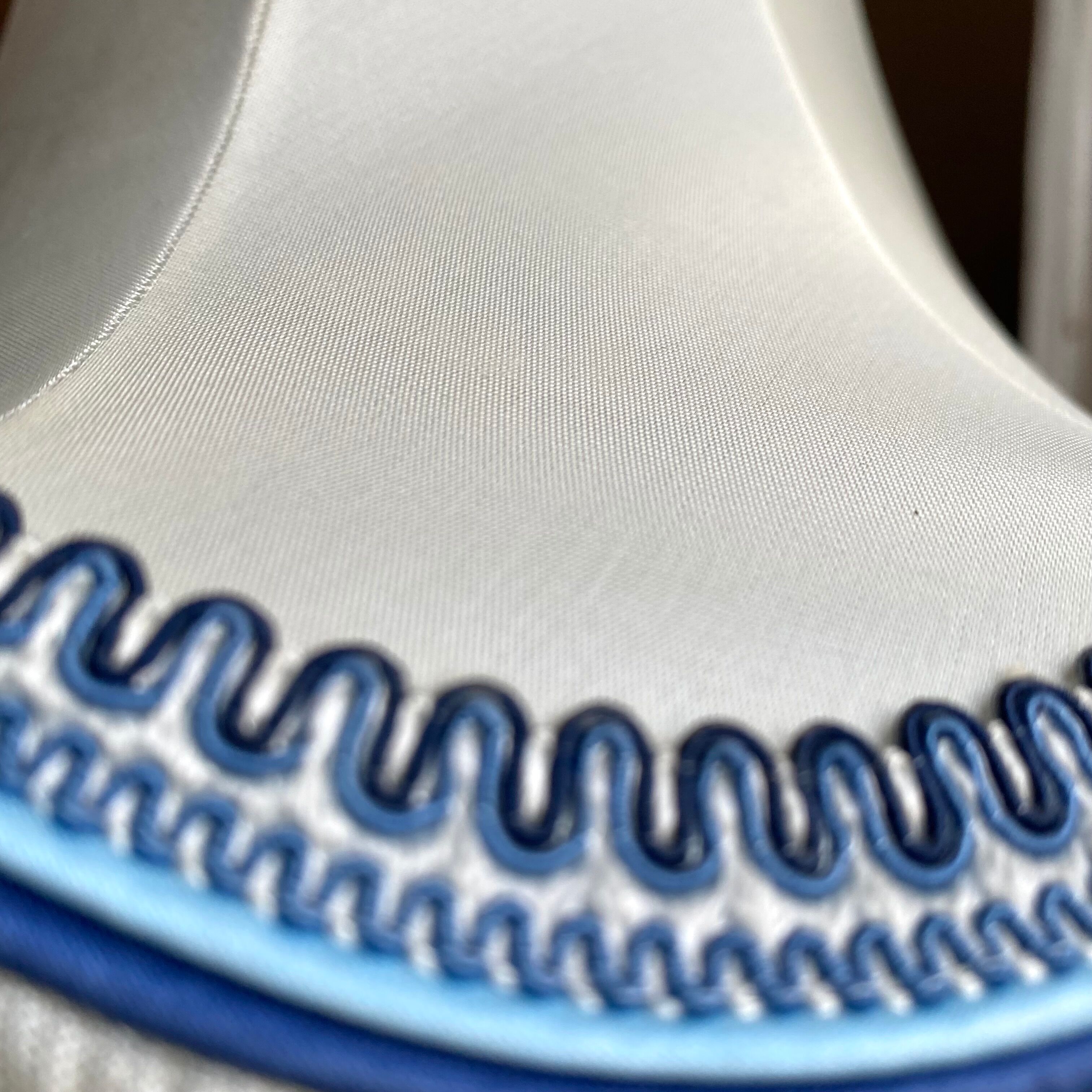 Antique lamp in albaster and brass