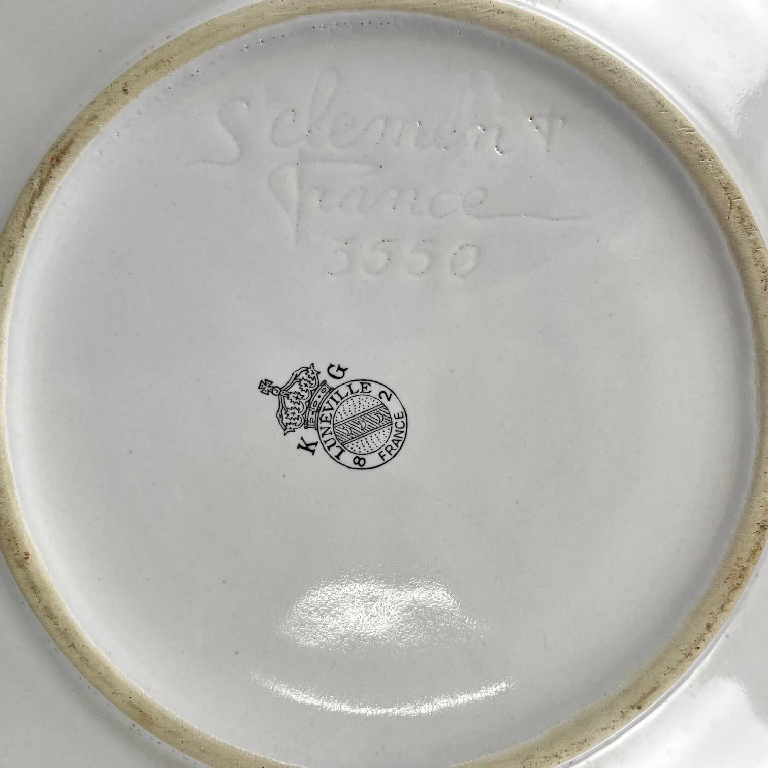 Square salad bowl, lantern model by KG Lunéville, rose pattern.