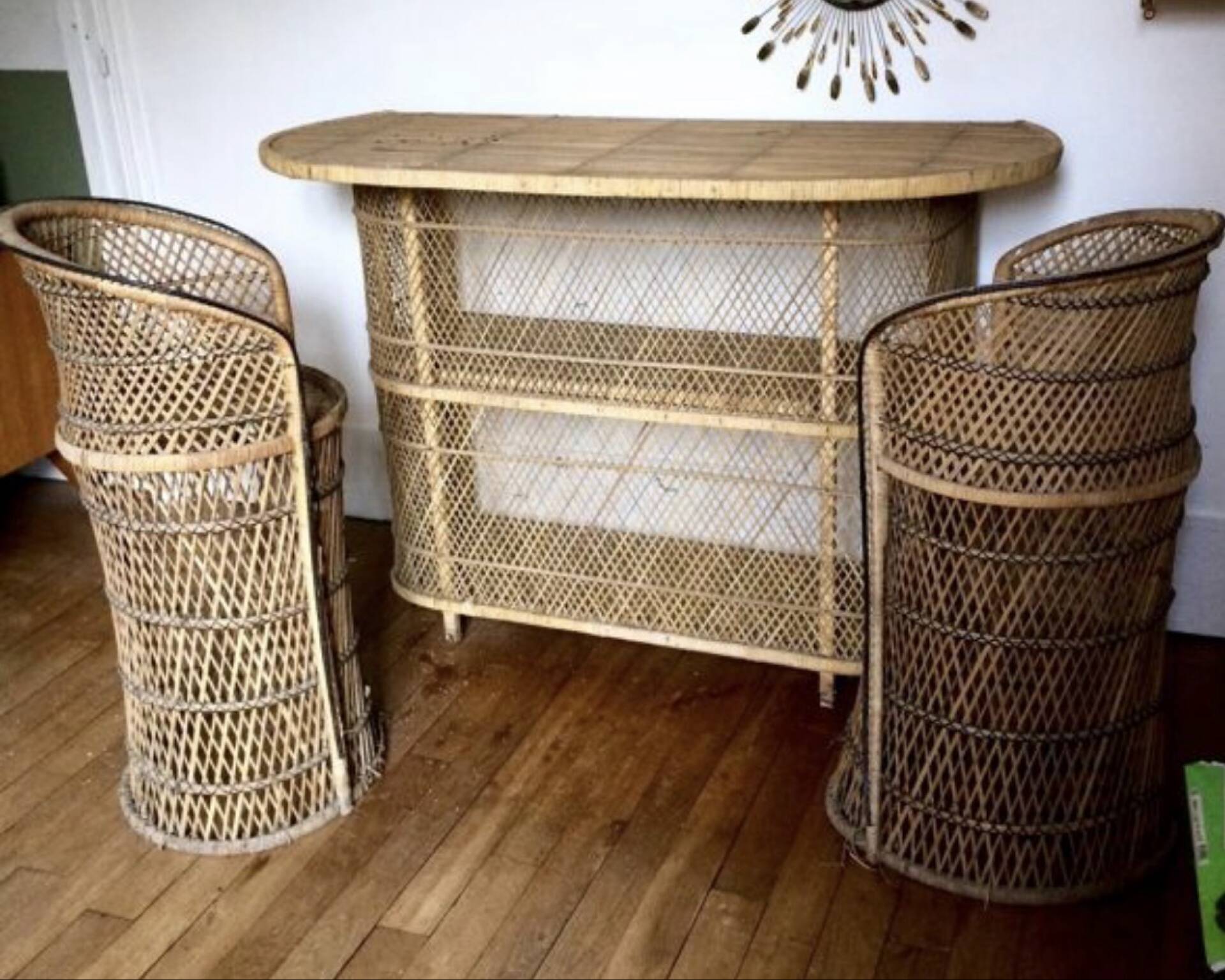 Vintage rattan and wicker bar with 2 stools – 1960s/70s