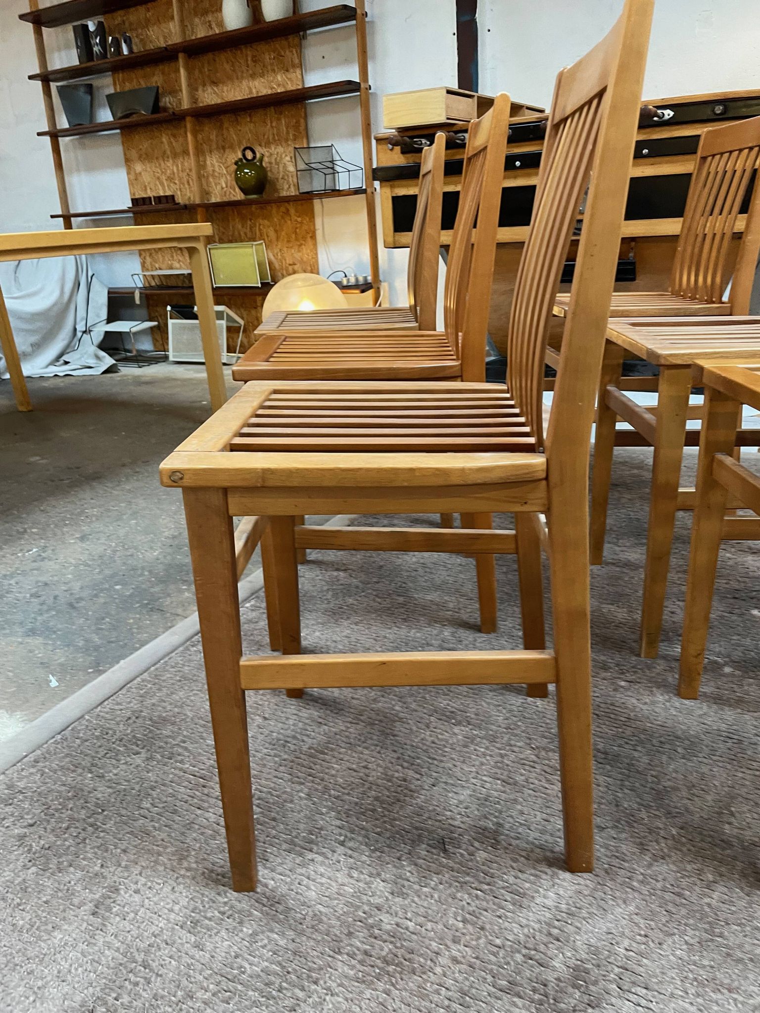 Lot de 6 chaises modèle « Milano » de Aldo Rossi, édition Molteni.
