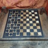 Ancien coffret de jeu de backgammon et de dames en bois