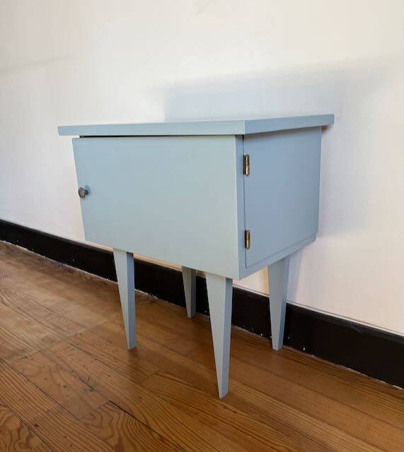 Jeanne bedside table