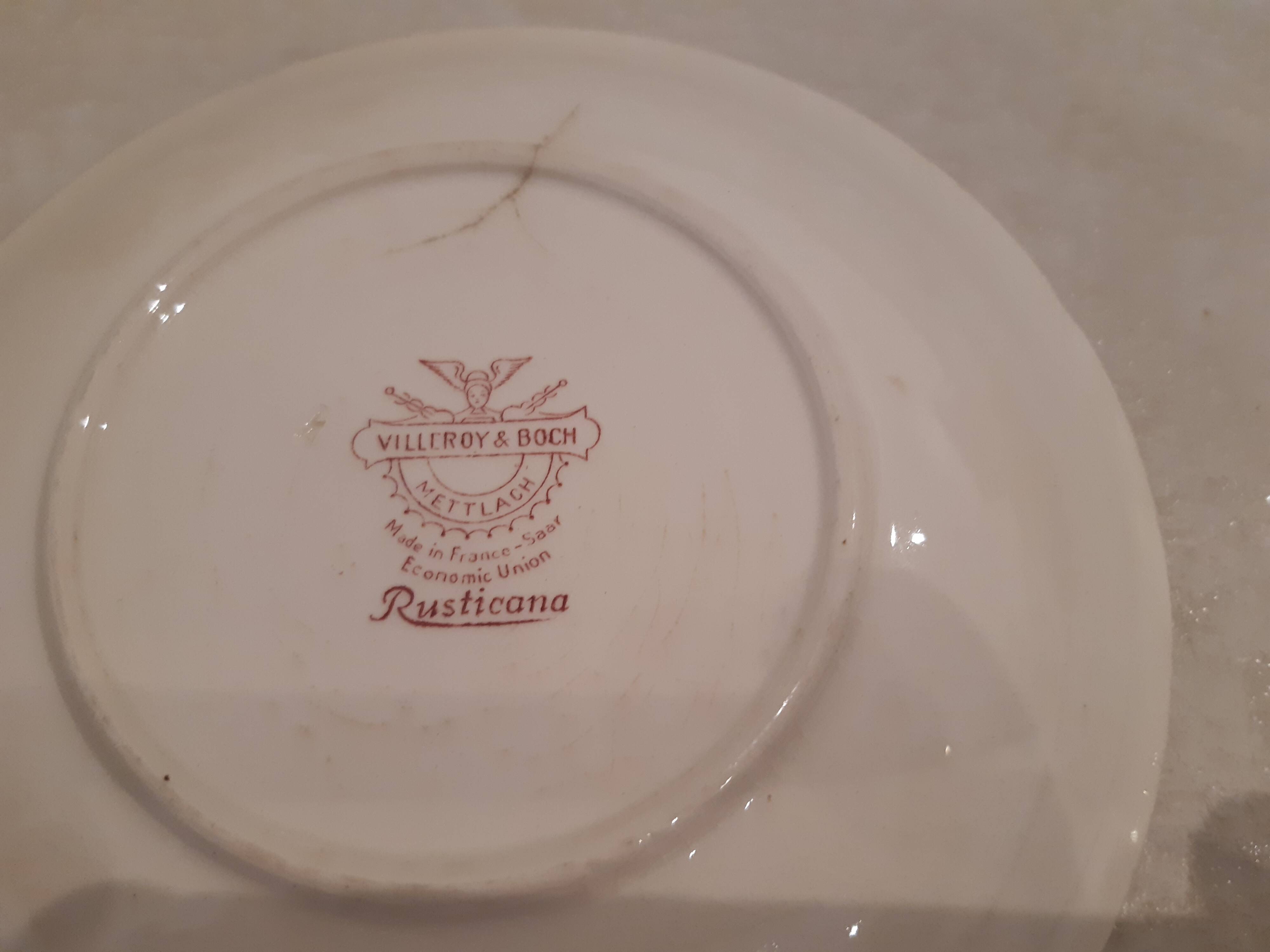Old earthenware dessert plate, red country-style decoration by Villeroy and Boch.