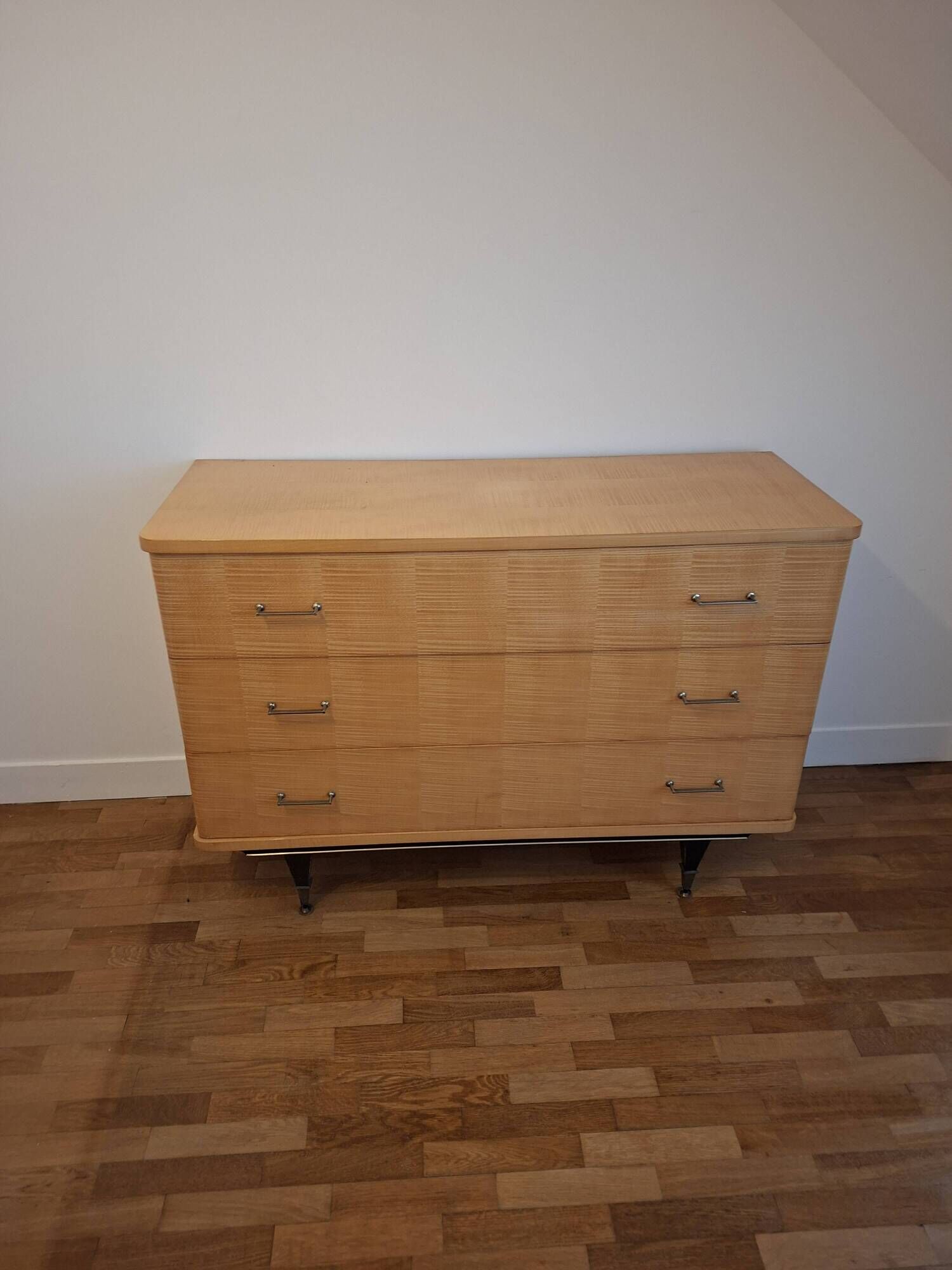 Vintage chest of drawers