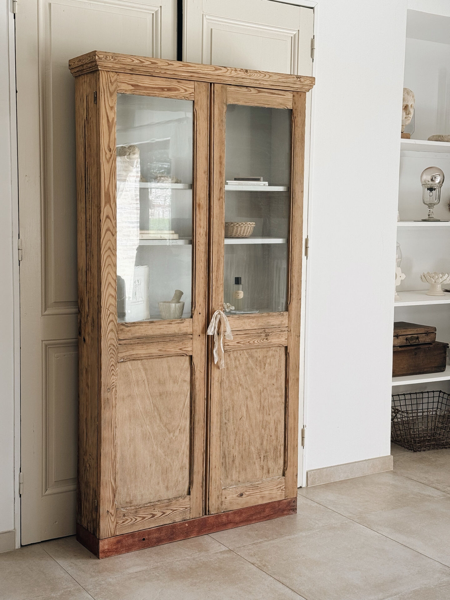 Vitrine patinée
