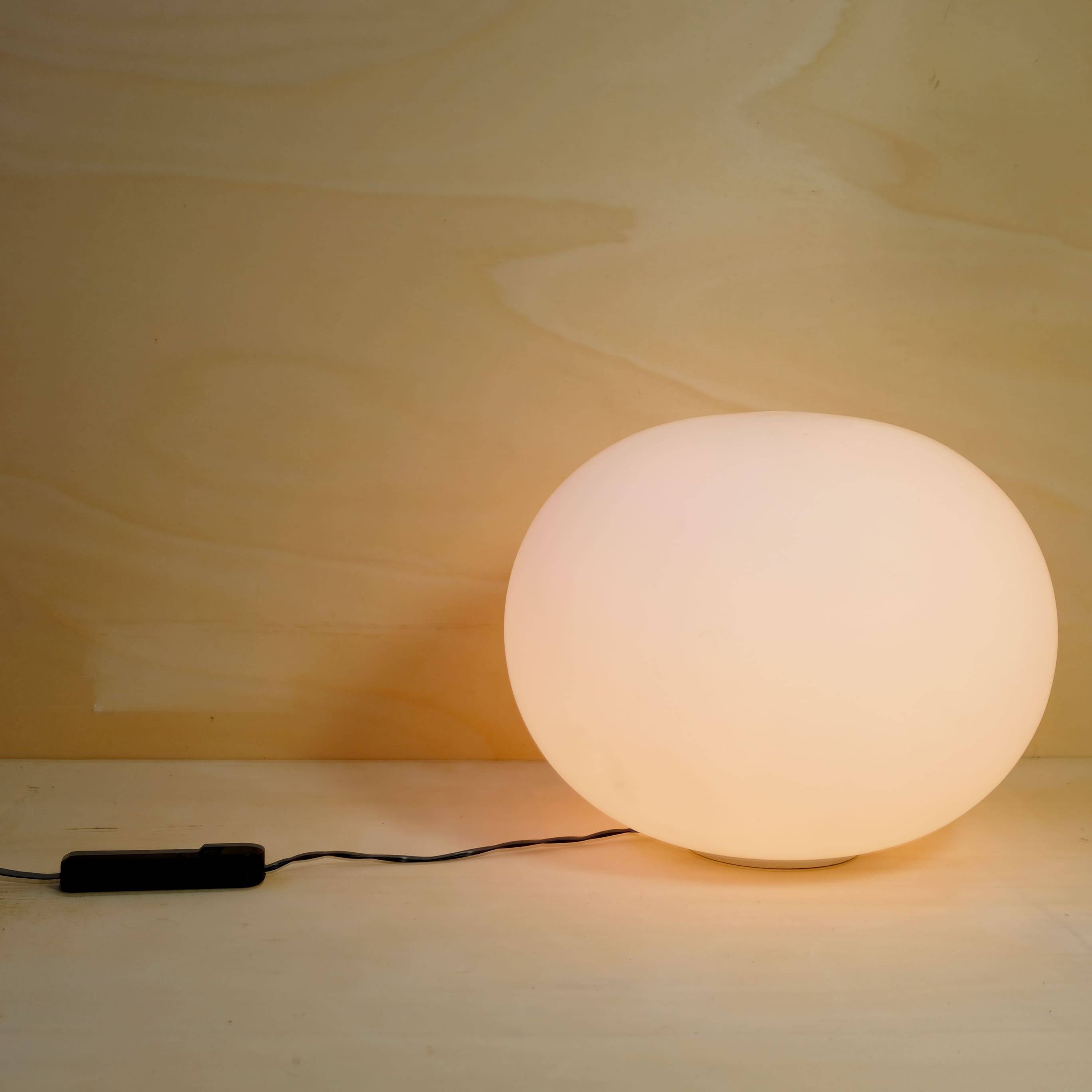 Jasper Morrison, Glo-Ball lamp, Flos, 1998.