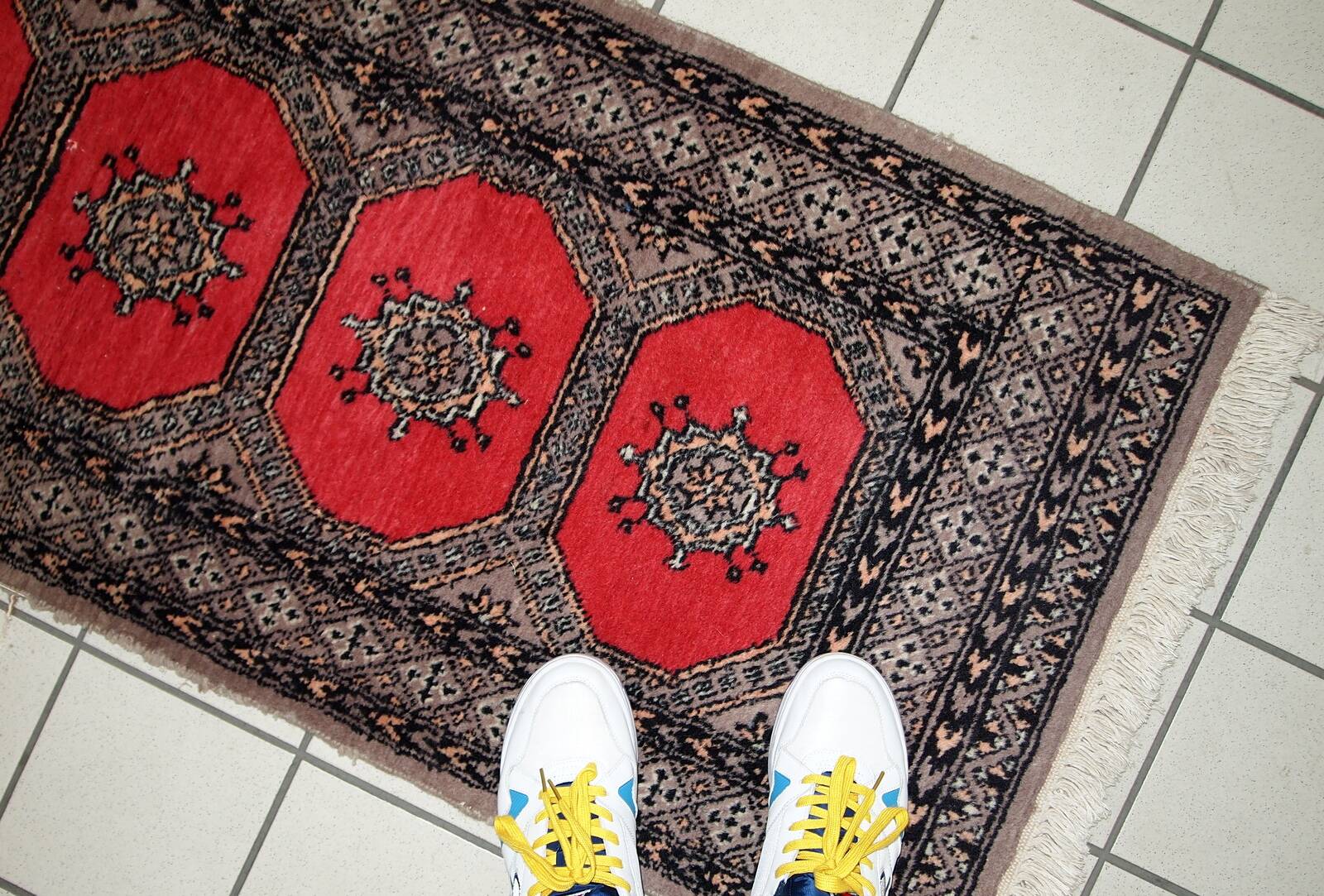 Tapis Bukhara Vintage Ouzbek, Années 1960, Élégance Traditionnelle