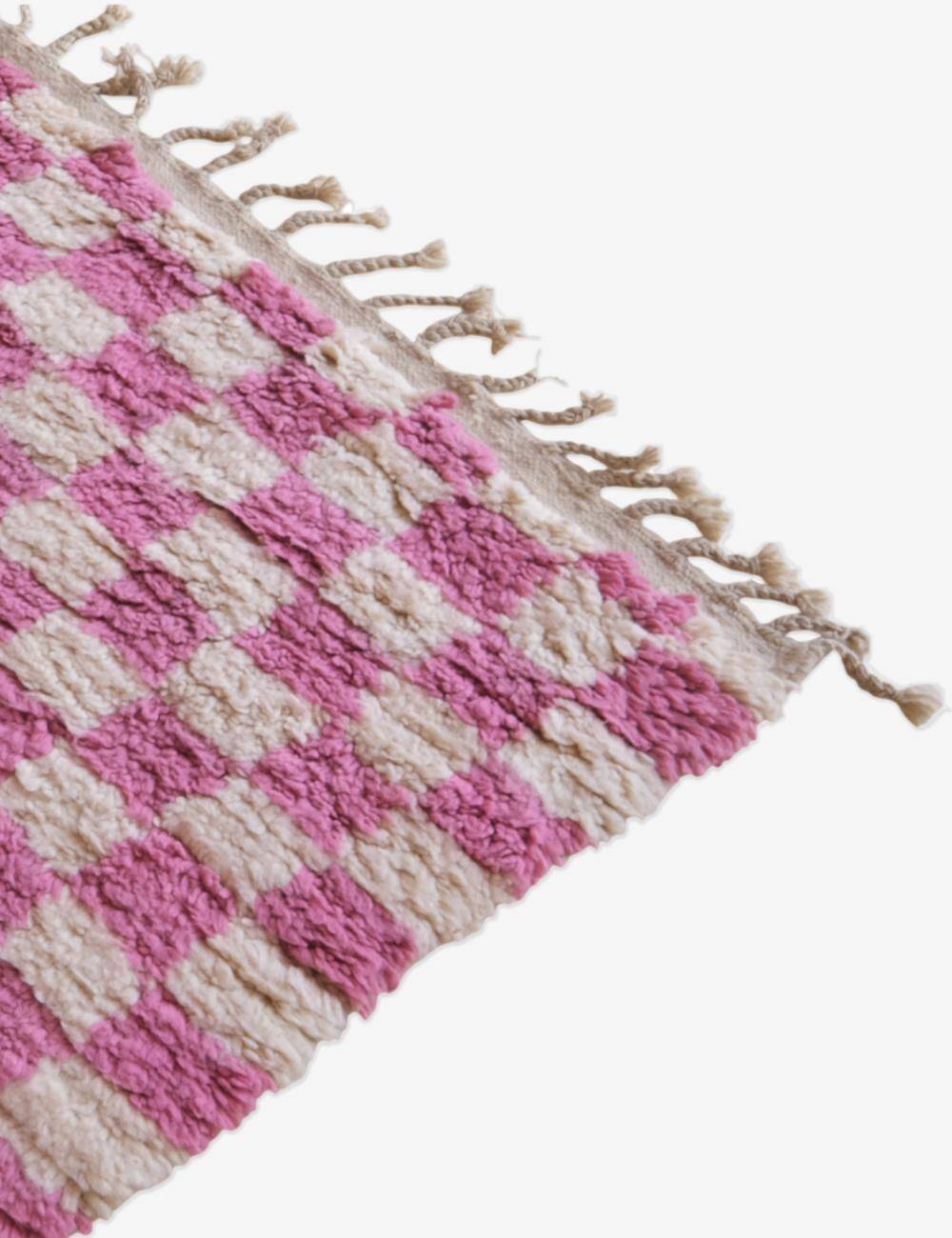 Pink checkered rug - 292 x 217 cm