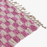 Pink checkered rug - 292 x 217 cm