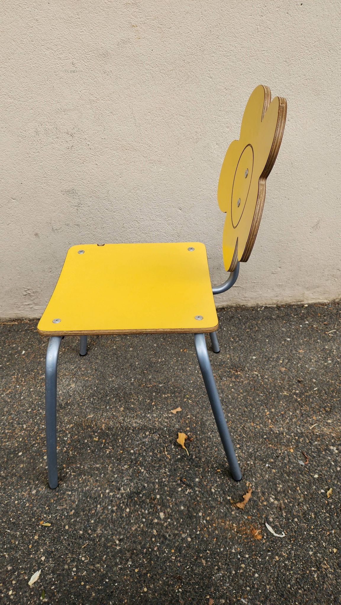 Vintage design children's chair - Agatha Ruiz de la Prada x Amat - Yellow and grey