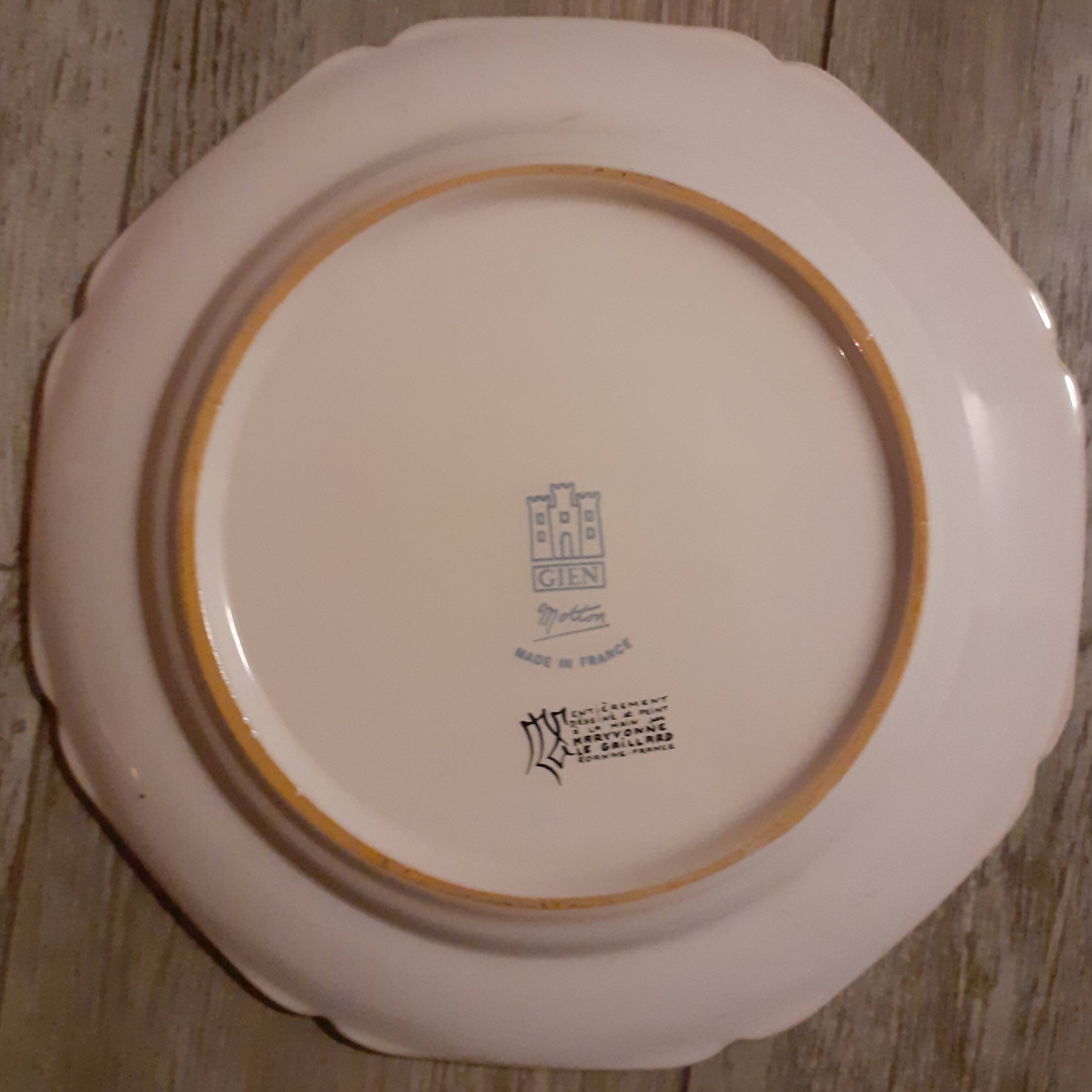 Assiette decor de fleurs rétro Gien