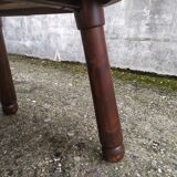 Table ronde brutaliste